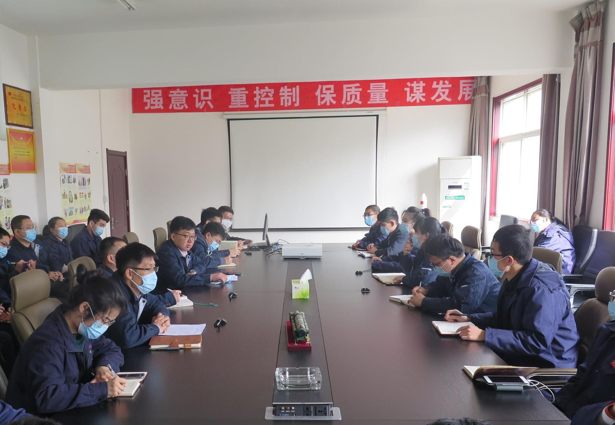 欧中科技召开“学党史、强党性、守初心、担使命”主题党课